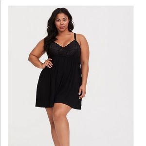 SLEEP LACE BUST CHEMISE